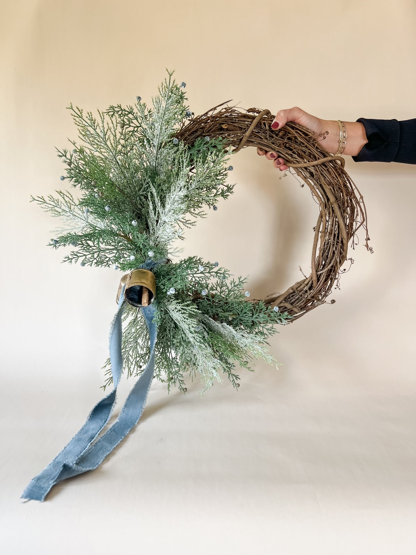 Ivy Faux Wreath - 18"